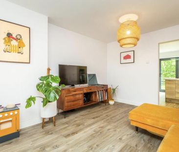 3 bedroom semi-detached house to rent - Photo 2