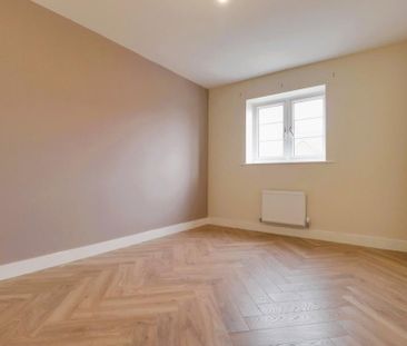 4 bedroom detached house to rent - Photo 3