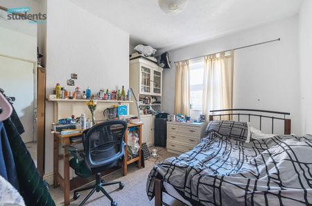 6 bedroom terraced house to rent - Photo 3