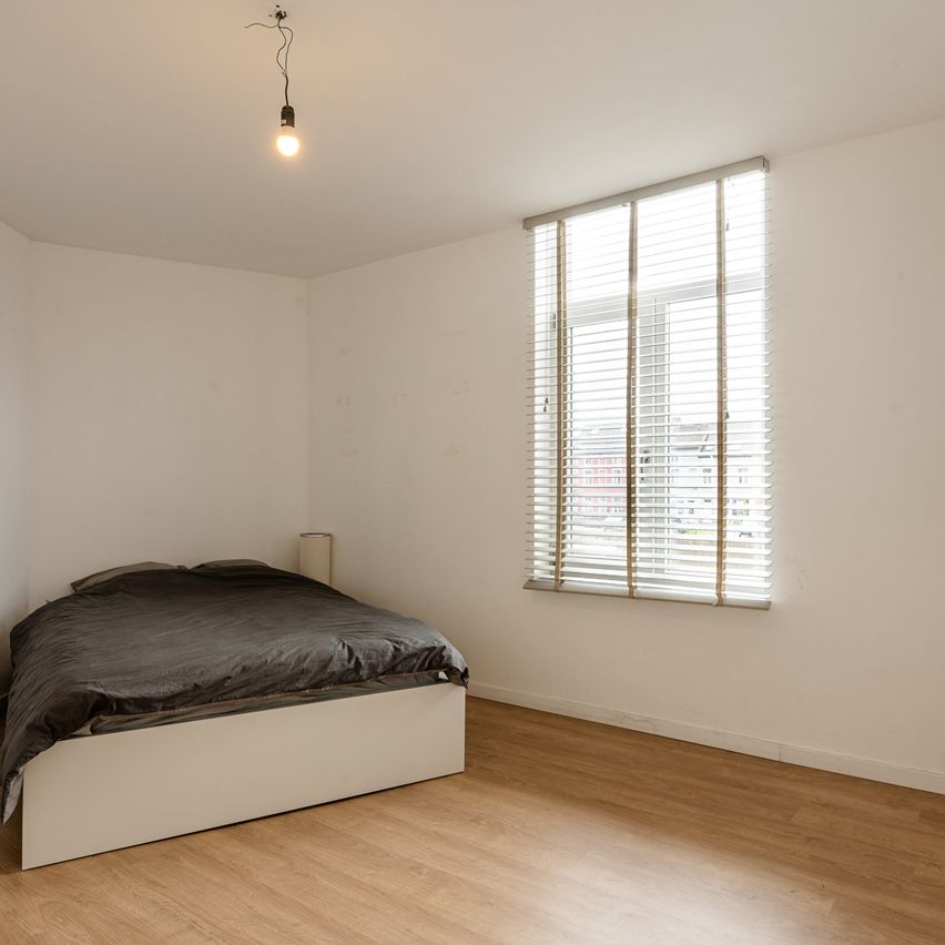 Lichtrijke gerenoveerde hoekwoning te Gent - Photo 1
