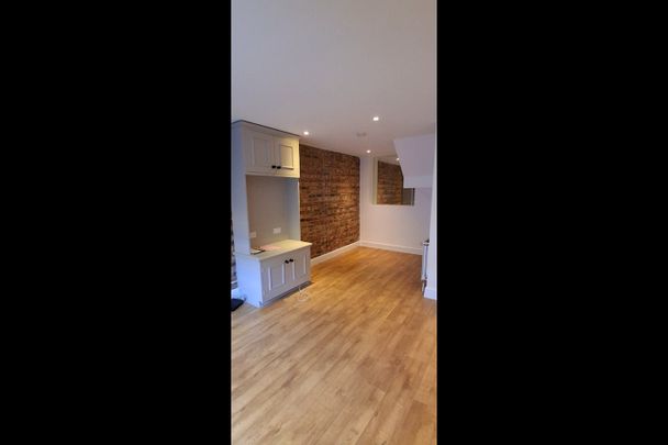 2 Bed Terraced House, Eagle Mews, N1 - Photo 1