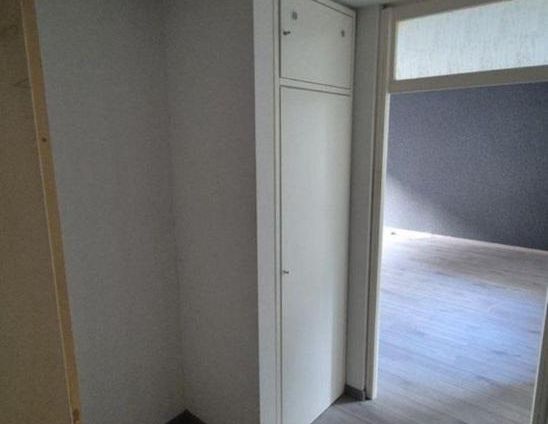 Helle Einzimmerwohnung mit moderner Einbauküche - Photo 1