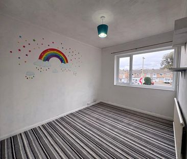 Holly Way, Blackwater, Camberley, Hampshire, GU17 - Photo 6