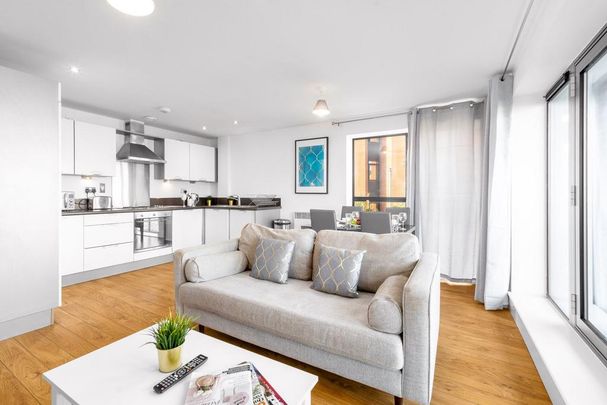 2 bedroom serviced apartment to rent - Photo 1