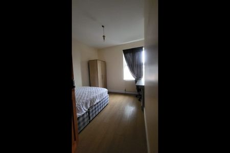 4 Bed Terraced House, Ullswater Street, LE2 - Photo 4