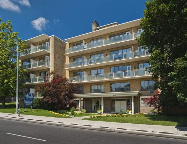 Cloverhill Estates | 276 St. Clair Avenue West, Toronto - Photo 1