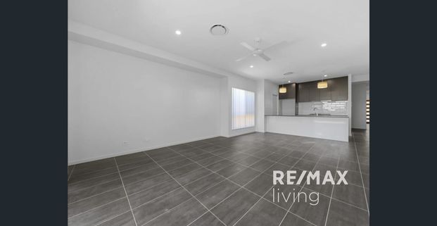 Boutique & Spacious Family Home in Ridgeview Estate! - Photo 1