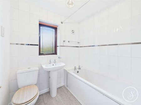 Field End Road, Halton, Leeds, LS15 - Photo 2