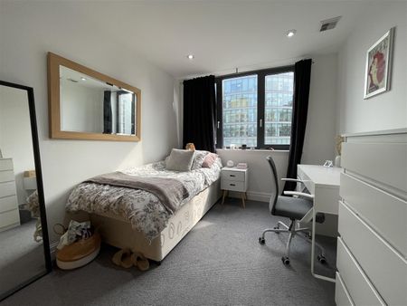 3 bed apartment to rent in Sheldon Square, London, W2 6 - Photo 5