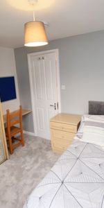 Room 1 - Photo 4