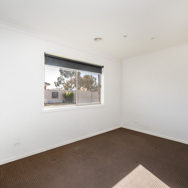 18 Windsor Avenue, SHEPPARTON VIC 3630 - Photo 1