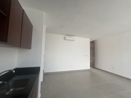 Townhouse de 2 recámaras, sin amueblar, en zona norte. - Photo 3