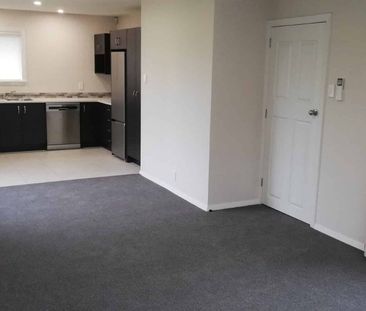 3 Bed, Newly Renovated, Appliances Included - Photo 2
