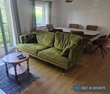 2 bedroom flat to rent - Photo 2
