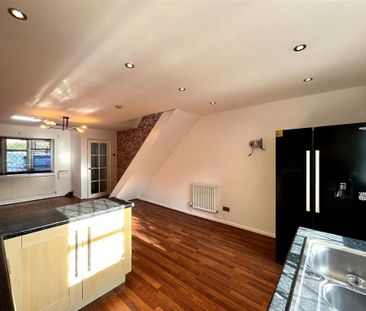 2 bedroom terraced house to rent - Photo 2