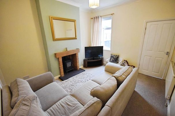 2 bedroom terraced house to rent - Photo 1