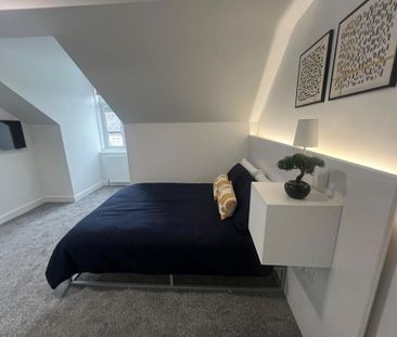 6 bedroom end of terrace house to rent - Photo 2