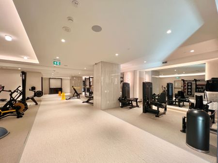 For Lease - 8 Wellesley Street Unit# 5215, Toronto, Ontario - Photo 2