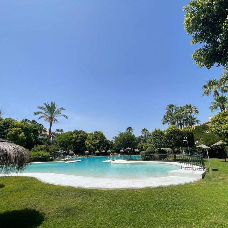 2 bedroom luxury Flat for rent in Nueva Andalucia, Andalusia - Photo 1