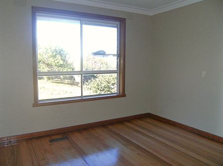 Charming Family Home - Photo 4
