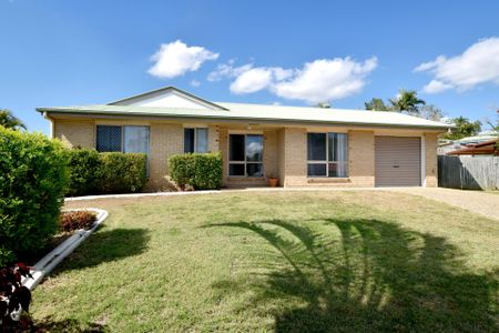 NEAT AND TIDY BRICK FAMILY HOME! - Photo 5