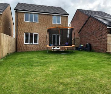 3 bedroom detached house to rent - Photo 2
