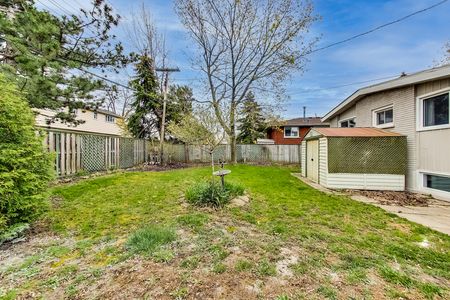 $2,500 / 3 br / 1 ba / 1070 sqft 3BR Duplex in Hamilton - Photo 2