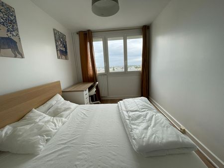 Location Appartement 5 pièces 90m² - Photo 3