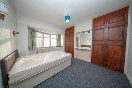 3 bedroom semi-detached house to rent - Photo 5