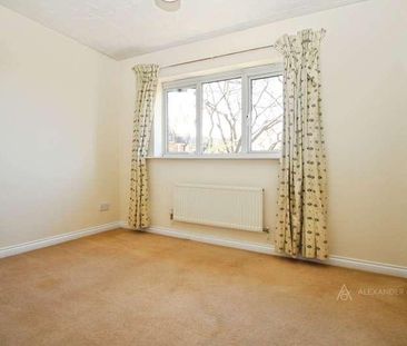 Bluebell Close, Buckingham, Buckinghamshire, MK18 - Photo 2