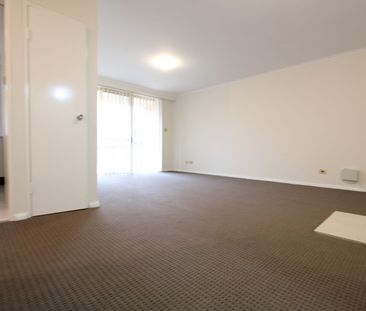 EXCELLENT 2 BEDROOM UNIT WITH ACCESS TO POOL & TENNIS COURT - Photo 1