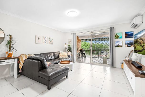 Modern 2-Bedroom Unit in Prime Coorparoo Location - Photo 1