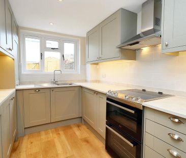 2 bedroom terraced house to rent - Photo 4