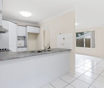 Light-Filled, Low-Maintenance Living in a Quiet Everton Park Location - Photo 5