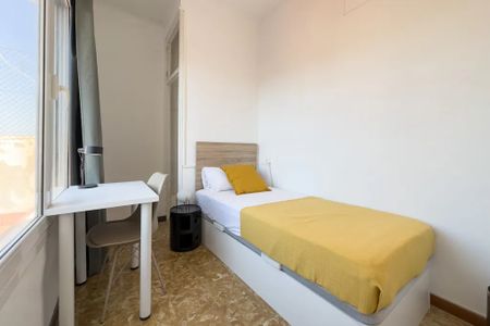 Carrer de Sant Pau, Barcelona, Catalonia 08001 - Photo 3