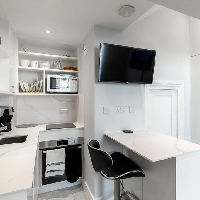 Studio to rent - Photo 1