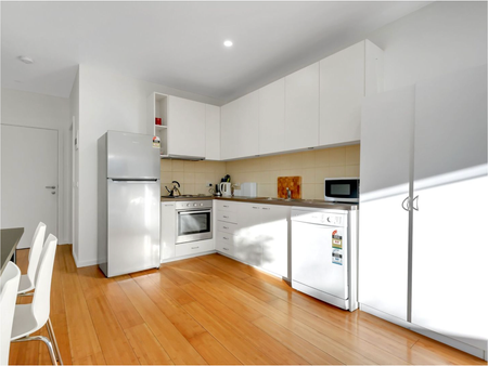 7 Poinsettia Court, Bundoora VIC 3083 - Townhouse For Rent | Domain - Photo 2