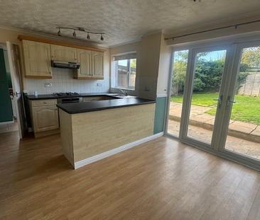 3 bedroom link detached house to rent - Photo 4