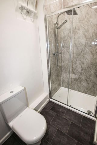 3 bedroom property to rent - Photo 3