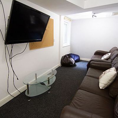 64A, Wellington Street - Photo 1