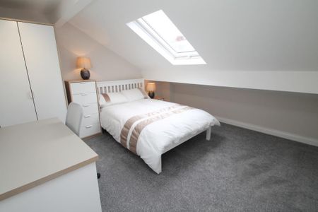 4 bedroom terraced house to rent - Photo 3