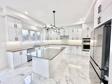 For Lease - 80 Silk Twist Drive, East Gwillimbury, Ontario - Photo 2