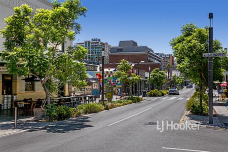 Affordable City Living! - Photo 5