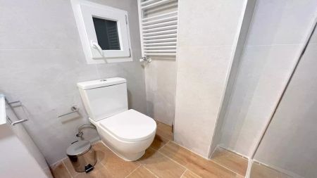 Room in a shared 5-bedroom apartment for rent in Benimaclet, Valencia professionals and students only - Photo 3