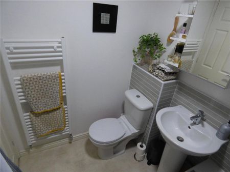 3 bedroom terraced house to rent - Photo 2