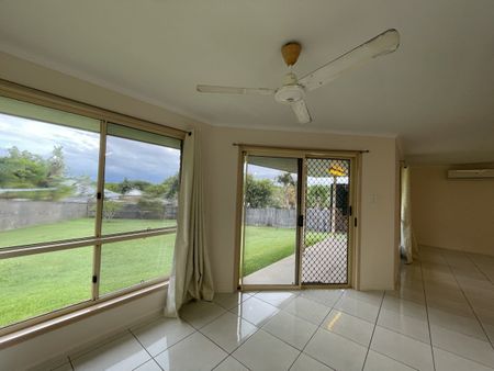 Lowset home on hill close to sporting club and school - Photo 3