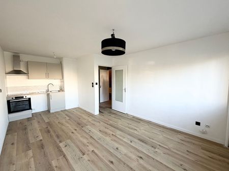 Location Appartement 2 pièces 33m² - Photo 2