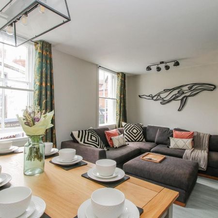 1 bedroom in a house share to rent - Photo 2