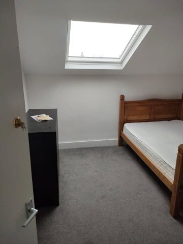 3 Bed Terraced House, Manor Park Parade, SE13 - Photo 5