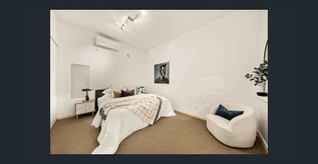 FURNISHED LARGE, STYLISH, CORNER WOOLSTORE APARTMENT - Photo 4